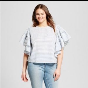 💥Like New Who what wear Ruffle Sleeve Adorable Top